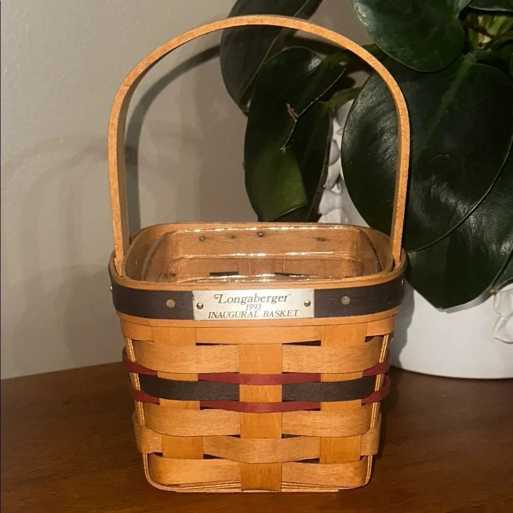 Longaberger Signed 1993 Inaugural Basket!